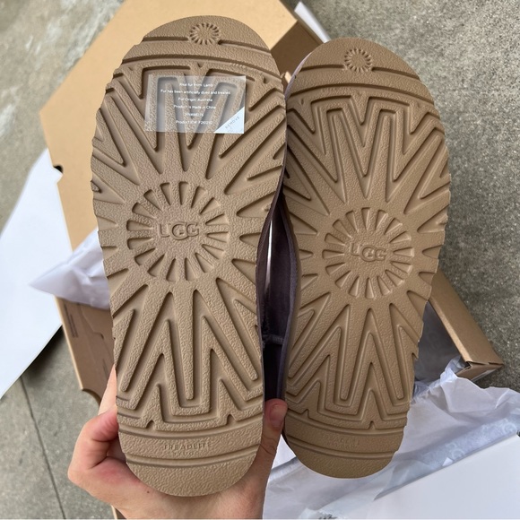 Ugg authentic Bailey bow womens Sz 7,8,9 new 100% authentic - Picture 5 of 5